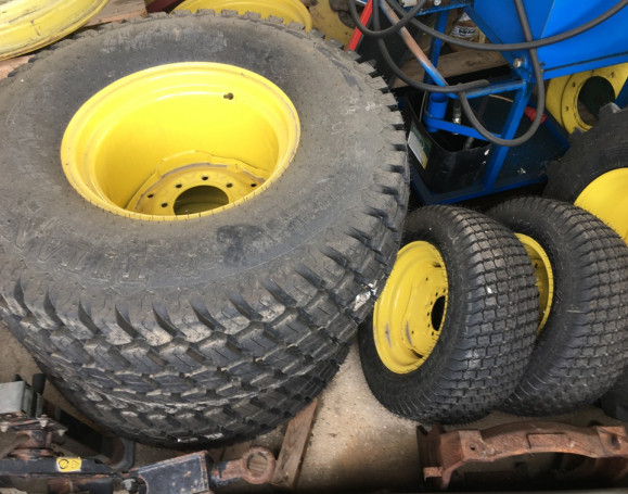 04 PNEUMATICI MULTI TRAC C-S TITAN