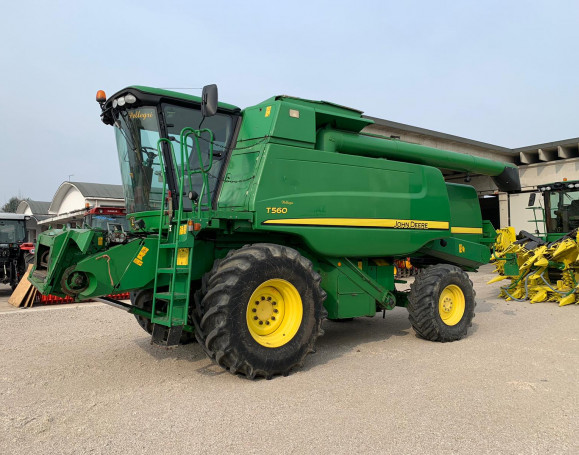 JOHN DEERE T 560