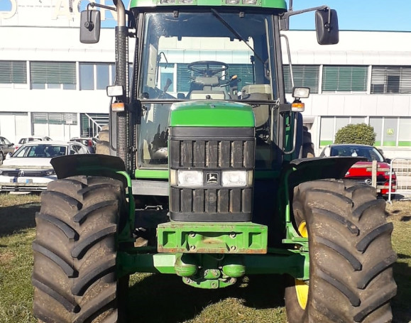 JOHN DEERE 6810