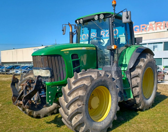 JOHN DEERE 7530