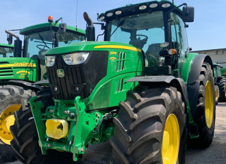 JOHN DEERE 6215R